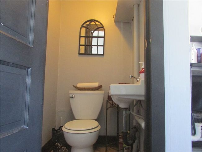 419 Chicora St, House other with 2 bedrooms, 2 bathrooms and 1 parking in East Mc Keesport PA | Image 28