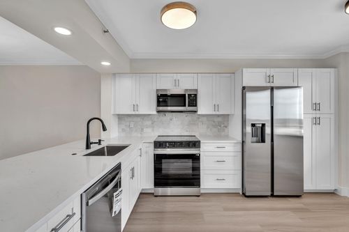 803-7076 Huntington Ln, Delray Beach, FL, 33446-2506 | Card Image