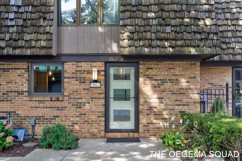 apt-2-1982 S Shore Dr, Holland, MI, 49423-4357 | Card Image