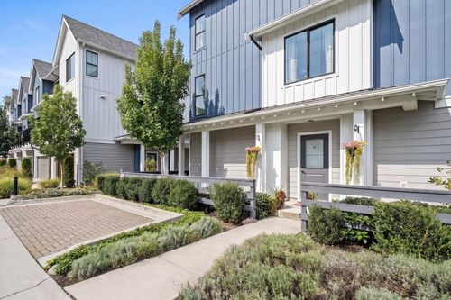 64-488 Furness Street, New Westminster, BC, V3M0M1 | Card Image