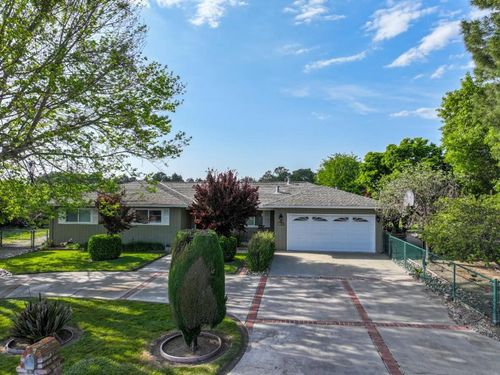 1355 King George Ct, San Martin, CA, 95046 | Card Image
