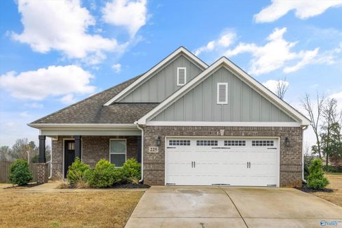 225 Dustin Ln Nw, Madison, AL, 35757-6972 | Card Image