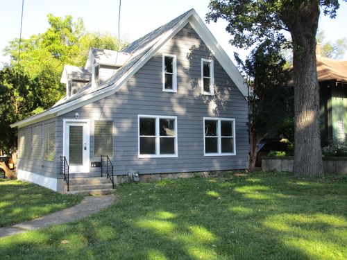702 N Division St, Harvard, IL, 60033-2222 | Card Image