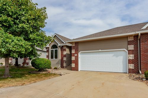 218 Ne Eaglewood Dr, Ankeny, IA, 50021-4613 | Card Image