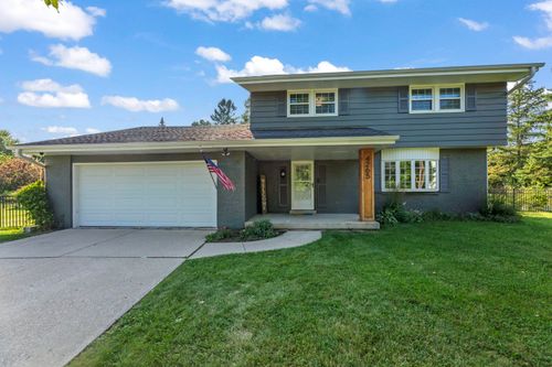 4265 Williams Ct, Brookfield, WI, 53045-7434 | Card Image