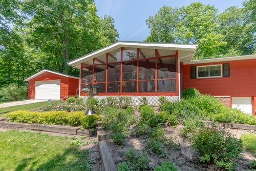 1323 195th Street, Waverly, IA, 50677 | Card Image