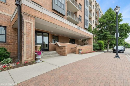 unit-304-300 Anthony Ave, Mundelein, IL, 60060-2451 | Card Image