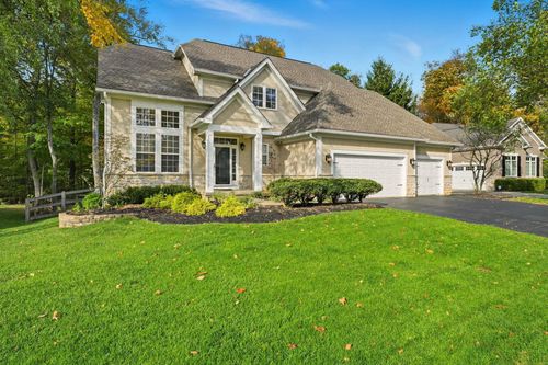 2715 Tucker Trl, Lewis Center, OH, 43035-8031 | Card Image