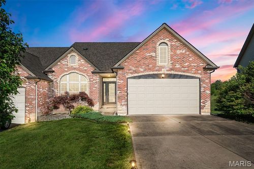 141 Canyon Creek Cir, Moscow Mills, MO, 63362-3252 | Card Image