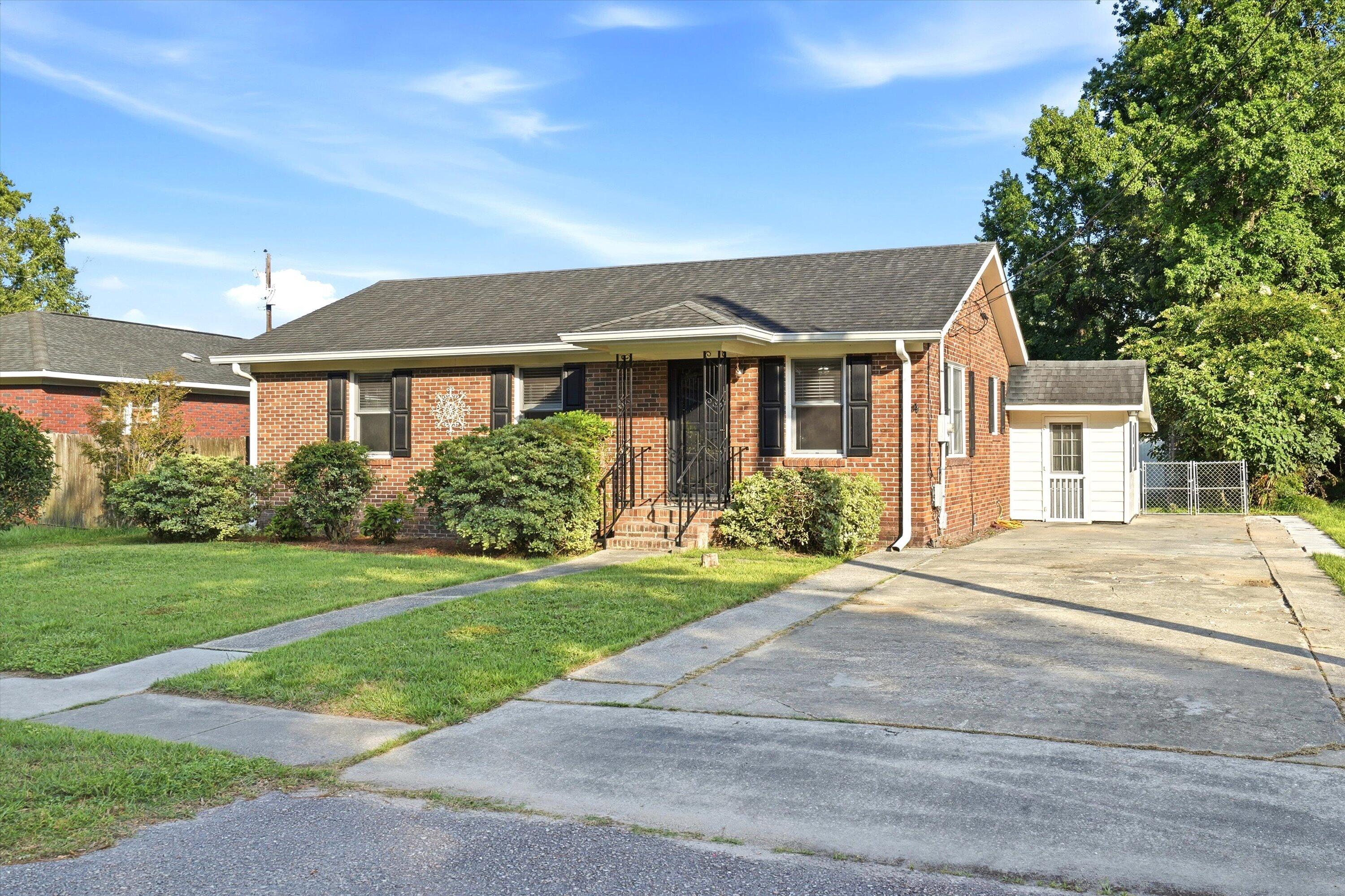 Residential in North Charleston
