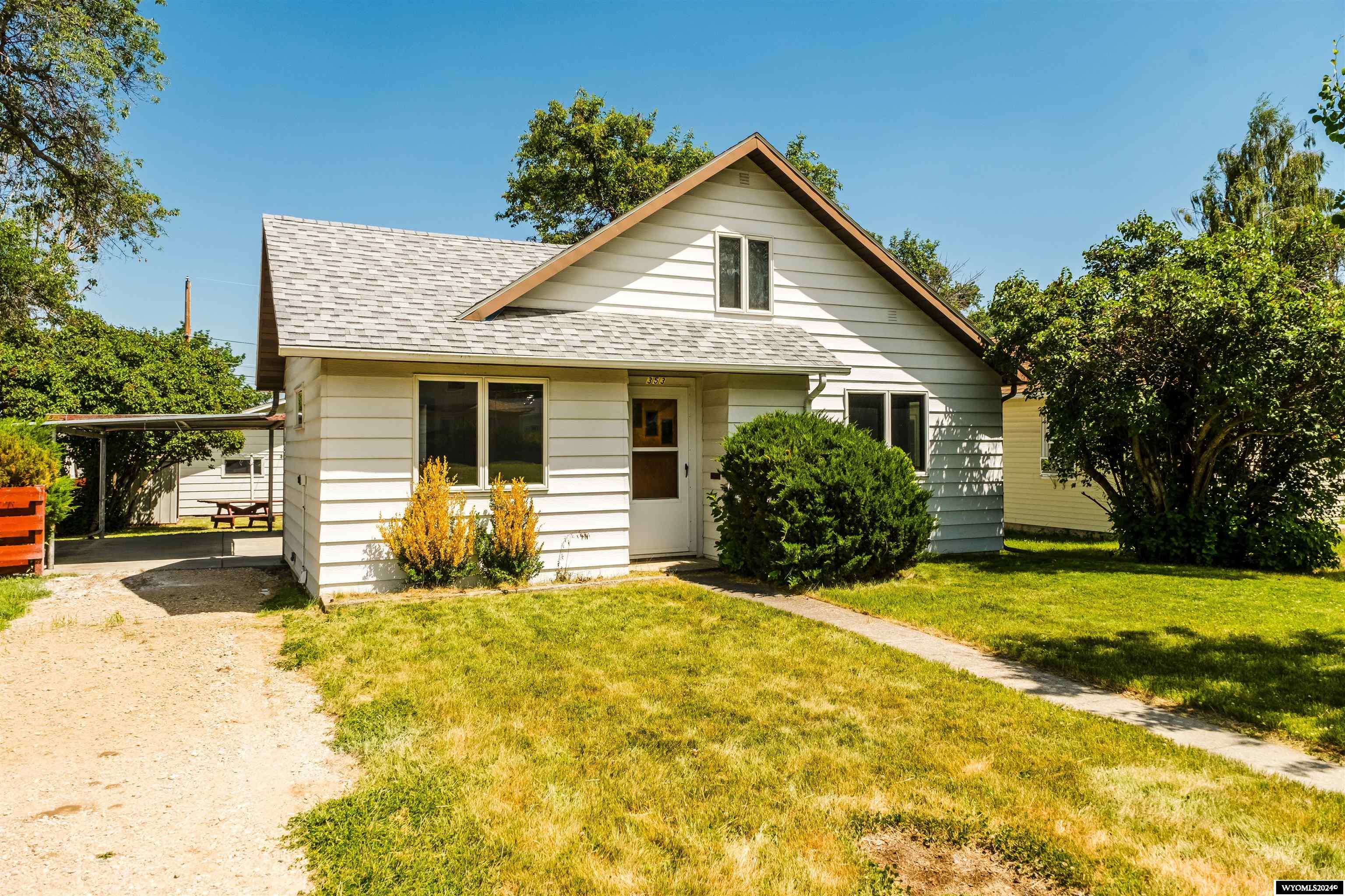 Burritt Ave, Buffalo, WY 82834