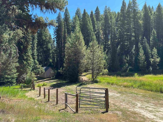10324 Peterson Loop, House other with 2 bedrooms, 1 bathrooms and null parking in Cascade ID | Image 12