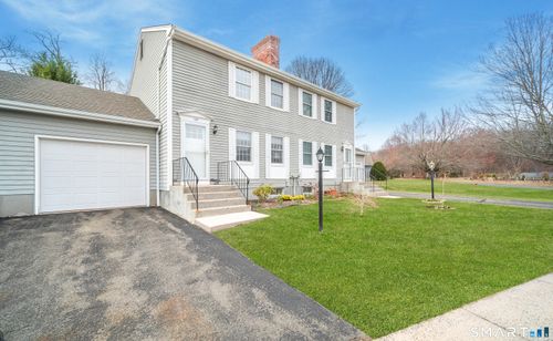 105 Sunrise Cir, Windsor, CT, 06095-1349 | Card Image