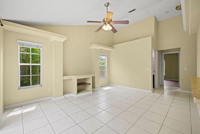 562 Sw Badger Ter, House other with 3 bedrooms, 2 bathrooms and null parking in Port St. Lucie FL | Image 18
