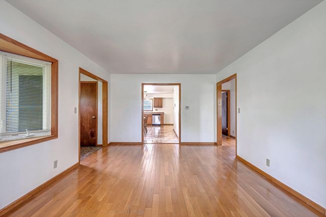 9335 W County Line Rd, House other with 5 bedrooms, 3 bathrooms and null parking in Milwaukee WI | Image 12