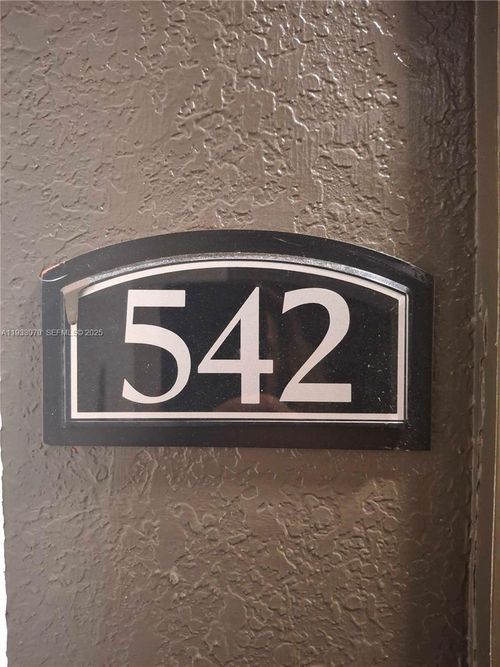 apt-542-6001 Sw 70th St, South Miami, FL, 33143-3430 | Card Image