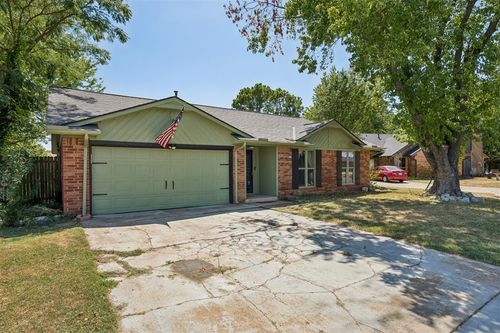 1802 Barb Dr, Norman, OK, 73071-3026 | Card Image