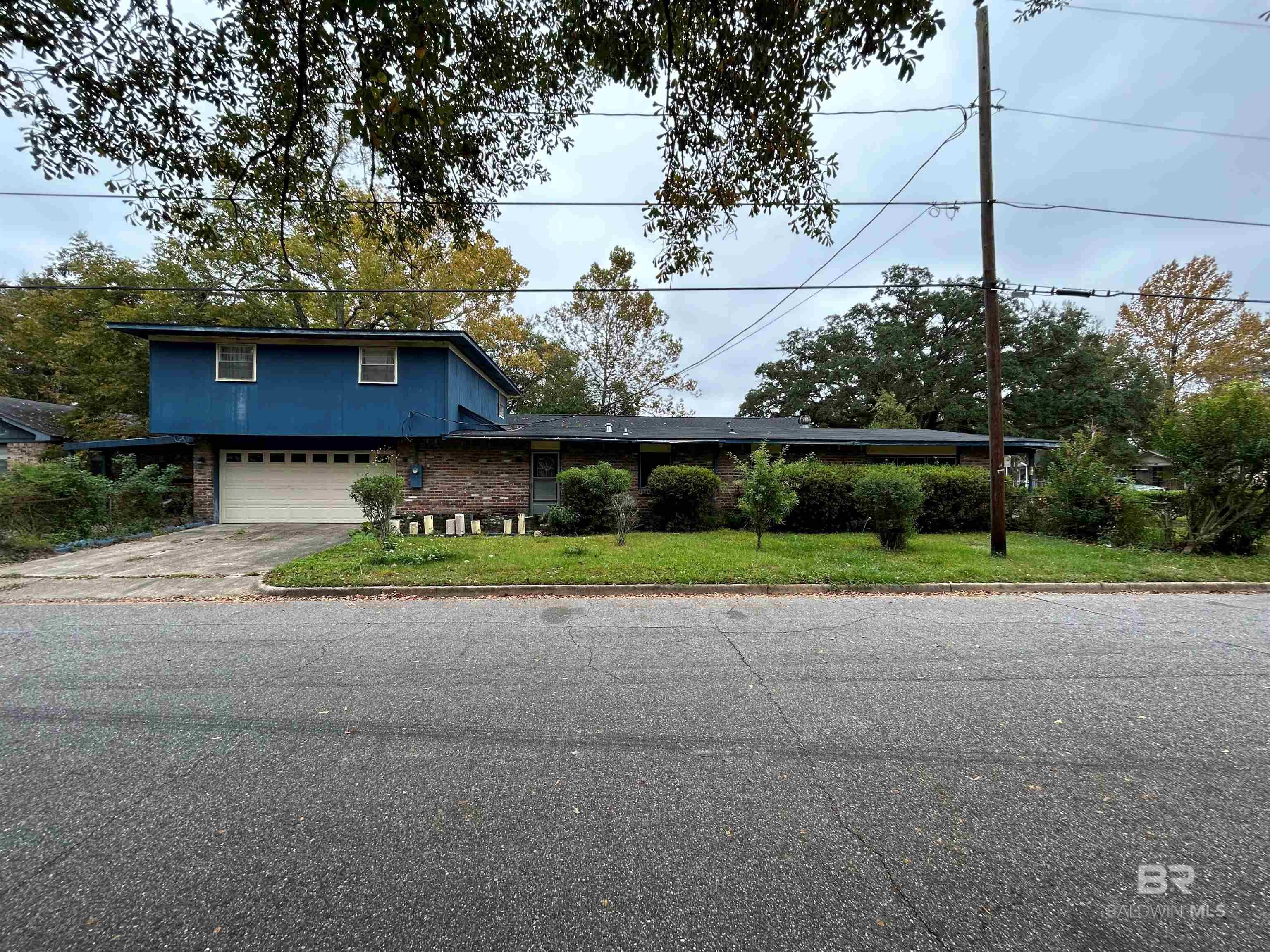 Waterford St, Mobile, AL 36605
