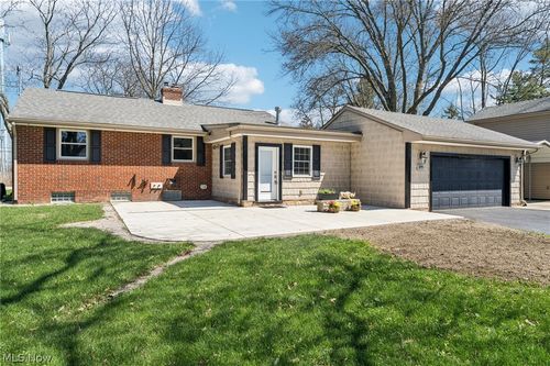 379 N Aurora Rd, Aurora, OH, 44202-8879 | Card Image