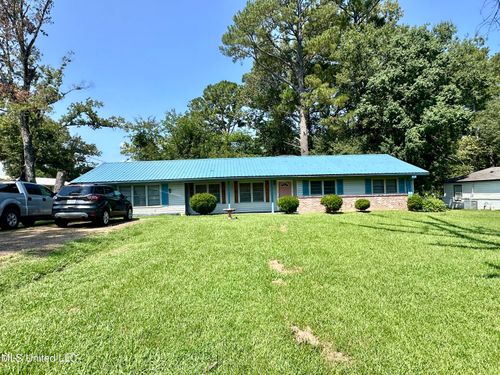 711 Wilson St, Forest, MS, 39074-3256 | Card Image