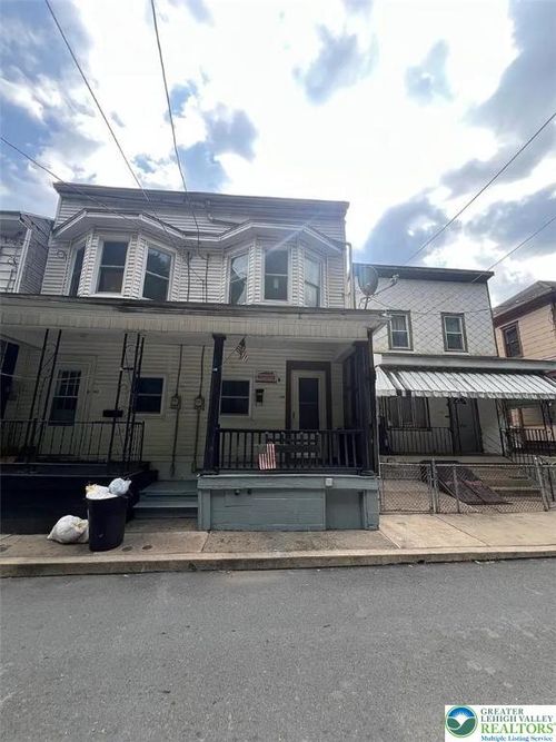 143 S Rock St, SHAMOKIN, PA, 17872-6025 | Card Image
