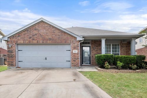 5601 Piedra Dr, Fort Worth, TX, 76179-7523 | Card Image