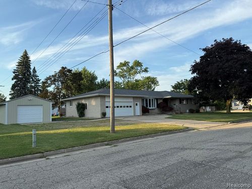 503 Cleveland St, Bad Axe, MI, 48413-1012 | Card Image