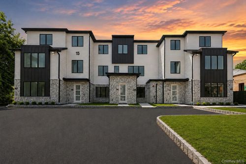 111-15 Calvert Dr, Monsey, NY, 10952-2296 | Card Image