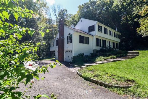 37 Colonial Ridge Dr, Gaylordsville, CT, 06755-1002 | Card Image