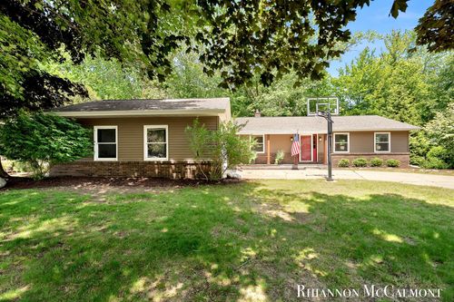 16151 Terrace Rd, Spring Lake, MI, 49456-2313 | Card Image