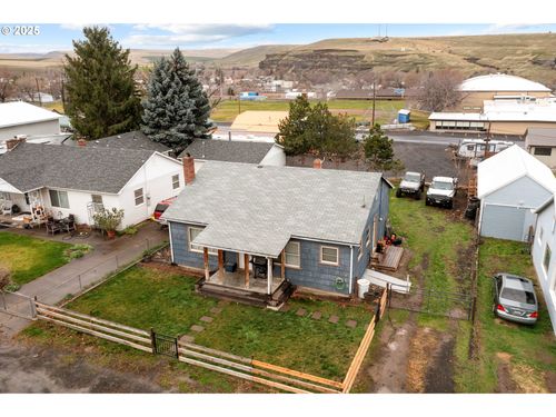197 Se Douglas St, Pilot Rock, OR, 97868-6503 | Card Image