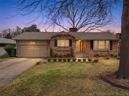 5633 S Yorktown Pl, Tulsa, OK, 74105-6119 | Card Image