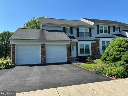25 Green Meadow Ct, Newark, DE, 19711-2583 | Card Image