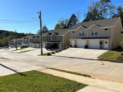286 Keswick Dr, Morristown, TN, 37813-5657 | Card Image