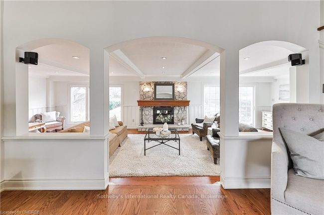 2230 All Saints Cres, House other with 4 bedrooms, 3 bathrooms and 4 parking in Oakville ON | Image 8