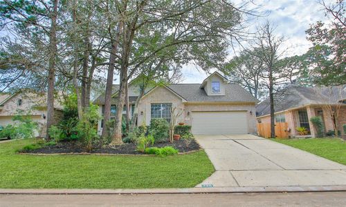 135 E Northcastle Cir, Conroe, TX, 77384-4735 | Card Image