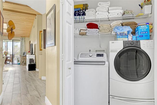 APT-13 - 6121 Se Landing Way, Condo with 3 bedrooms, 2 bathrooms and null parking in Stuart FL | Image 38