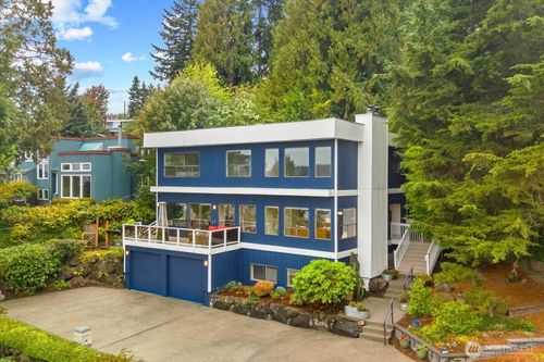 11737 Lakeside Avenue Ne, Seattle, WA, 98125 | Card Image