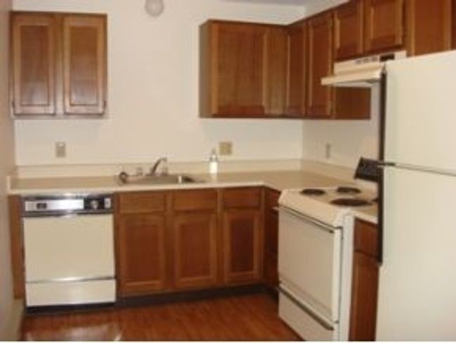 APT-302 - 7 Railroad Ave, Condo with 2 bedrooms, 1 bathrooms and null parking in Derry NH | Image 15
