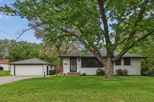 6924 Drew Ave N, Brooklyn Center, MN, 55429-1434 | Card Image