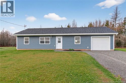 8 Fawcett Ave, Petitcodiac, NB, E4Z | Card Image