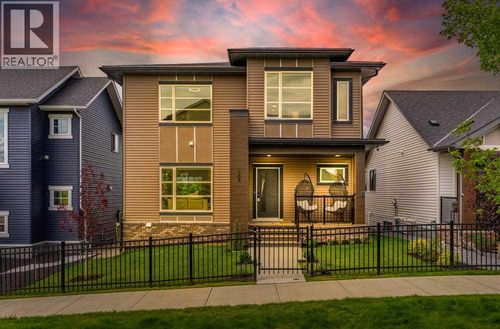 105 Lawthorn Greenway Se, Airdrie, AB, T4A3M7 | Card Image