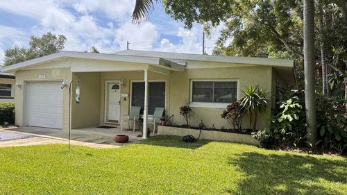 559 Villagrande Ave S, St Petersburg, FL, 33707-2039 | Card Image