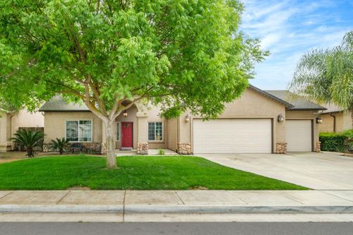 600 W Lake St, Kingsburg, CA, 93631-2820 | Card Image