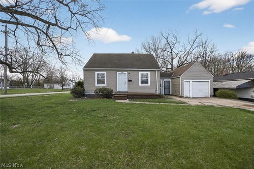 17208 Lipton Ave, Cleveland, OH, 44128-3628 | Card Image
