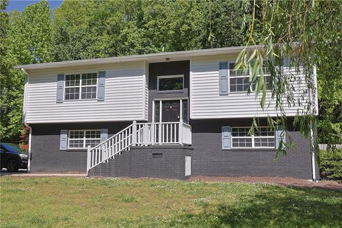 1474 Sherwood Dr, Reidsville, NC, 27320-5223 | Card Image