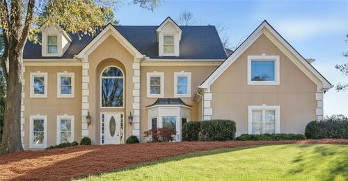 125 Savannah Estates Dr, Sandy Springs, GA, 30350-1197 | Card Image