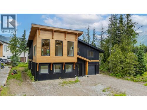 2 Huckleberry Pl, Fernie, BC, V0B1M1 | Card Image