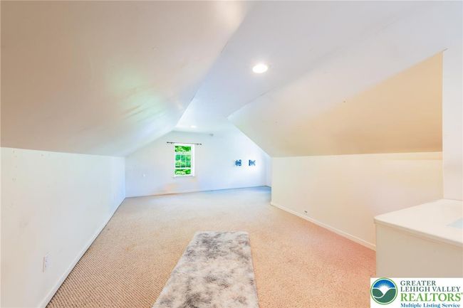 7112 Howell Ter, House other with 4 bedrooms, 2 bathrooms and null parking in Stroudsburg PA | Image 20