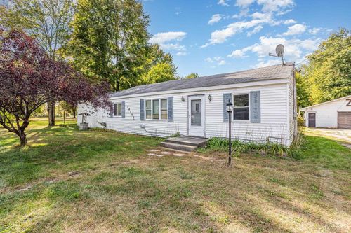 12105 Seymour Rd, Montrose, MI, 48457-9783 | Card Image